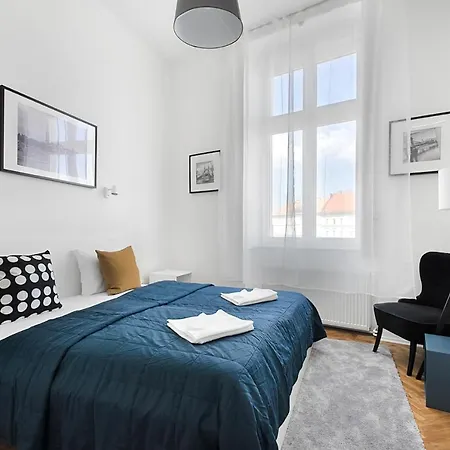 Apartment Bpr Cosmos Design With A/c Budapest