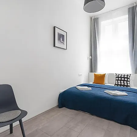Bpr Cosmos Design With A/c Apartment Budapest