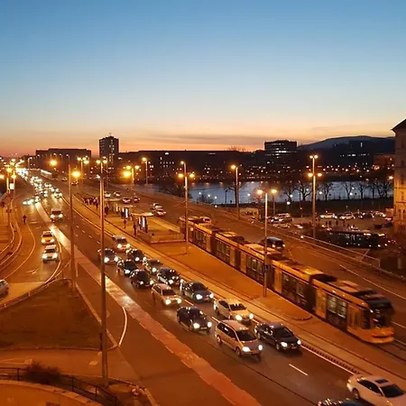 Bpr Cosmos Design With A/c Apartment