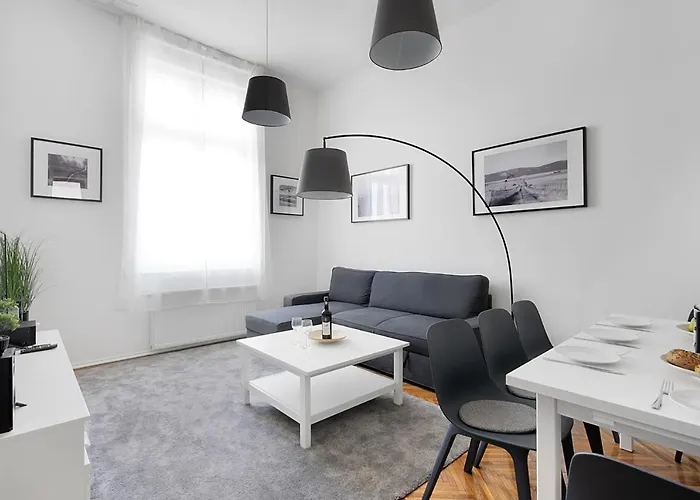 Bpr Cosmos Design With A/c * Budapesta