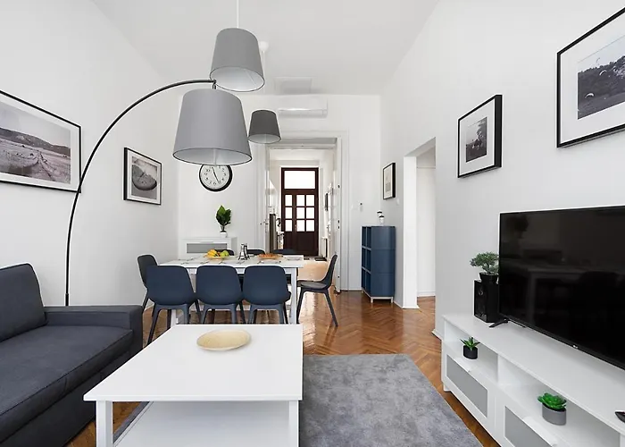 Bpr Cosmos Design With A/c * Budapesta