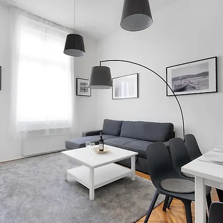 Bpr Cosmos Design With A/c * Budapeszt