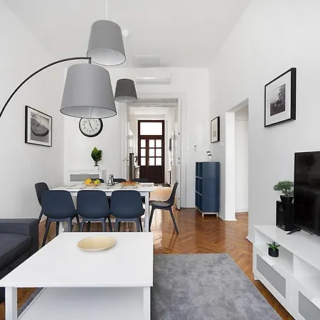 Bpr Cosmos Design With A/c * Budapeszt